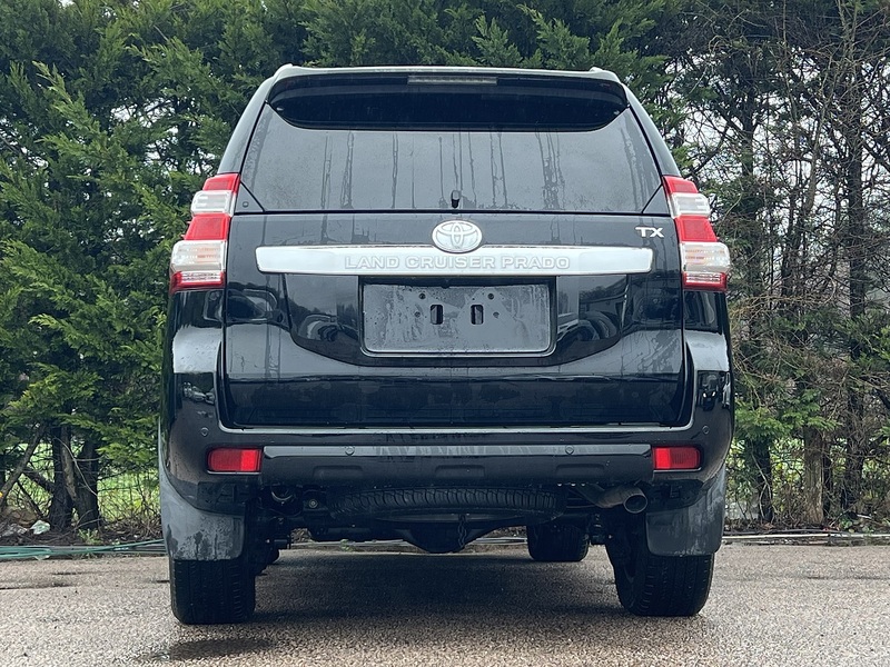 Toyota Land Cruiser Invincible D-4D - U11553