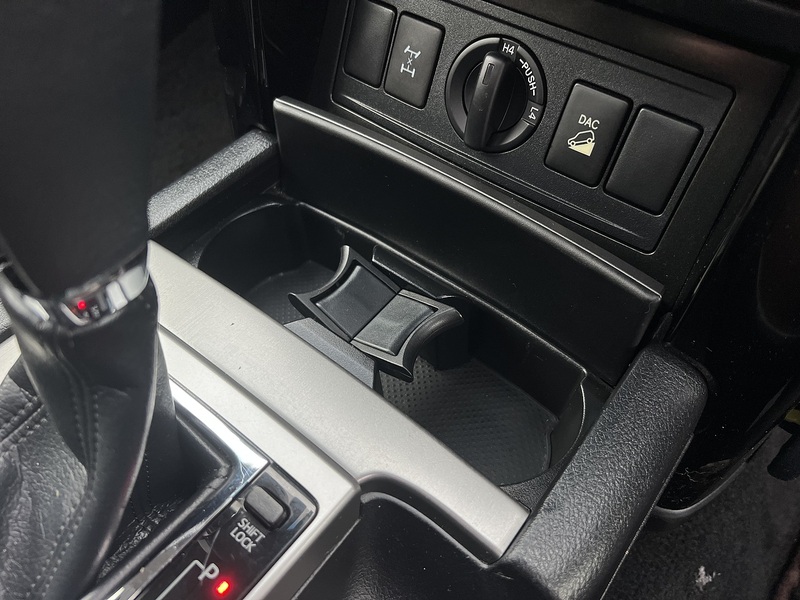 Toyota Land Cruiser Invincible D-4D - U11553