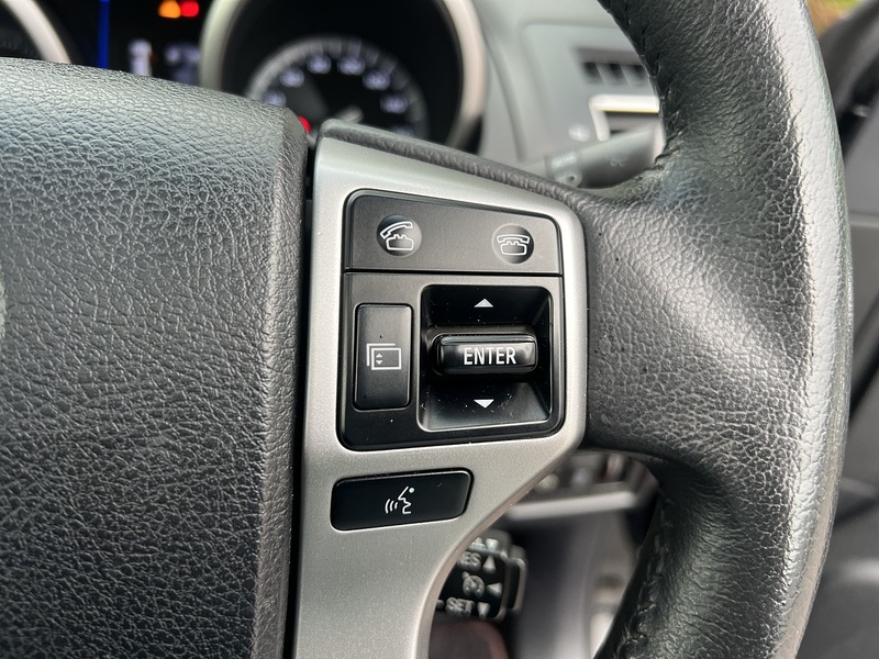 Toyota Land Cruiser Invincible D-4D - U11553