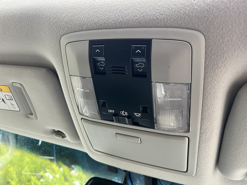 Toyota Land Cruiser Invincible D-4D - U11553