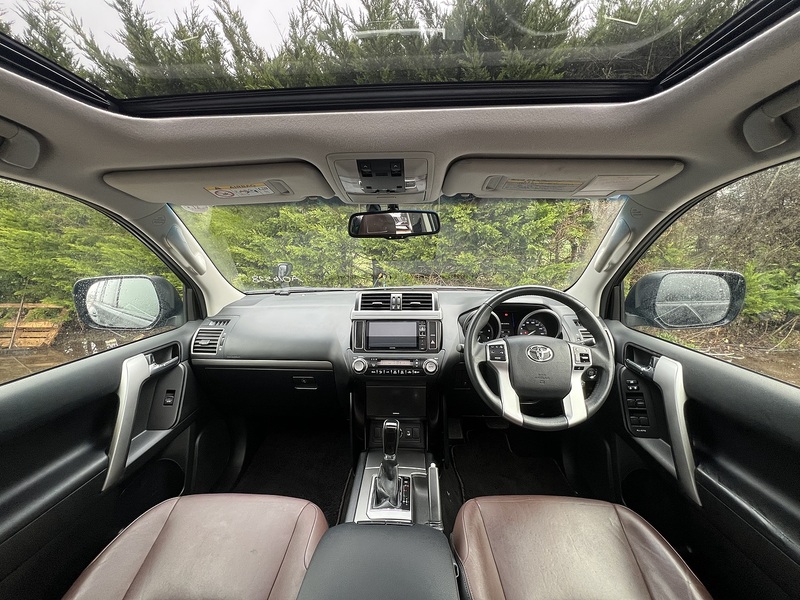 Toyota Land Cruiser Invincible D-4D - U11553