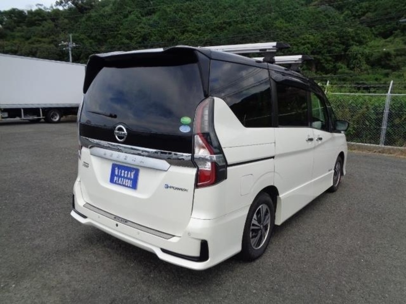 Nissan Serena E-Power Highway Star V - U11554
