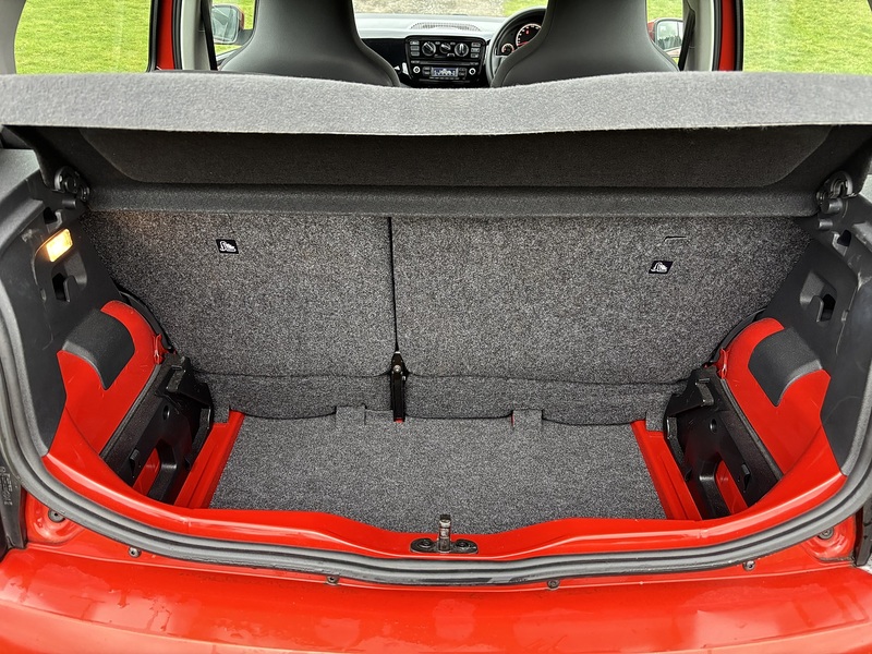 Volkswagen Up Move Up - U11558