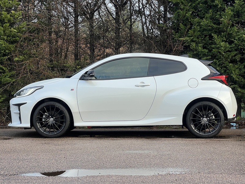 Toyota Yaris RS - U11560