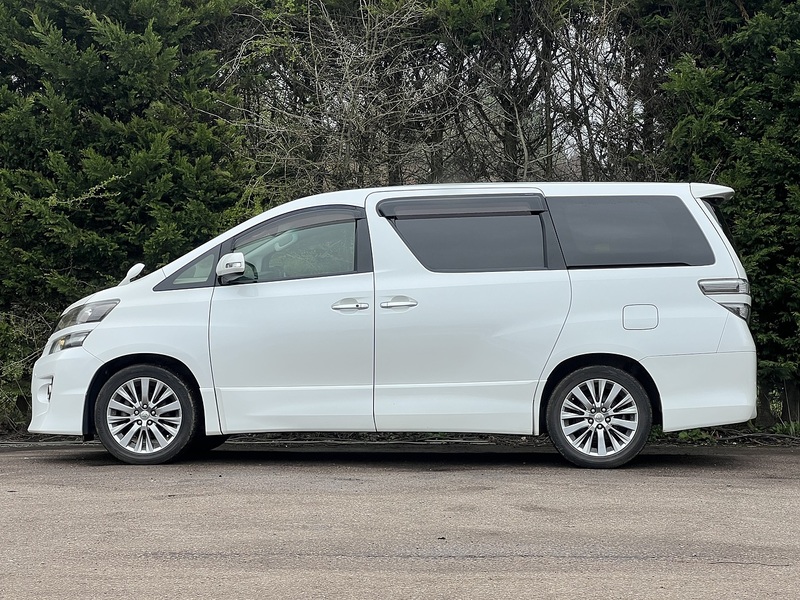 Toyota Vellfire 2.4Z Golden Eyes - U11561