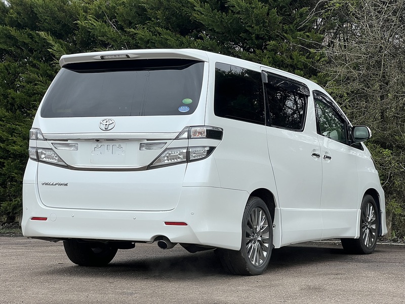 Toyota Vellfire 2.4Z Golden Eyes - U11561