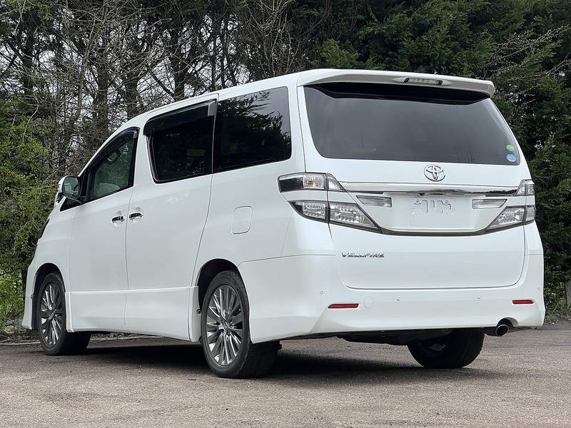 Toyota Vellfire 2.4Z Golden Eyes - U11561