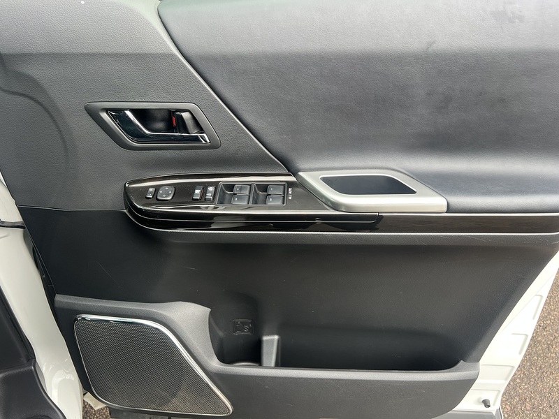 Toyota Vellfire 2.4Z Golden Eyes - U11561
