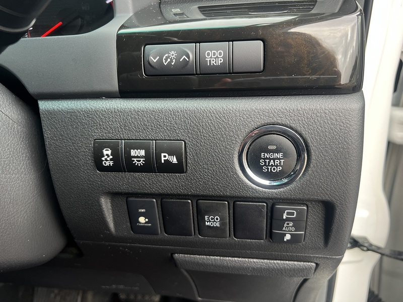 Toyota Vellfire 2.4Z Golden Eyes - U11561