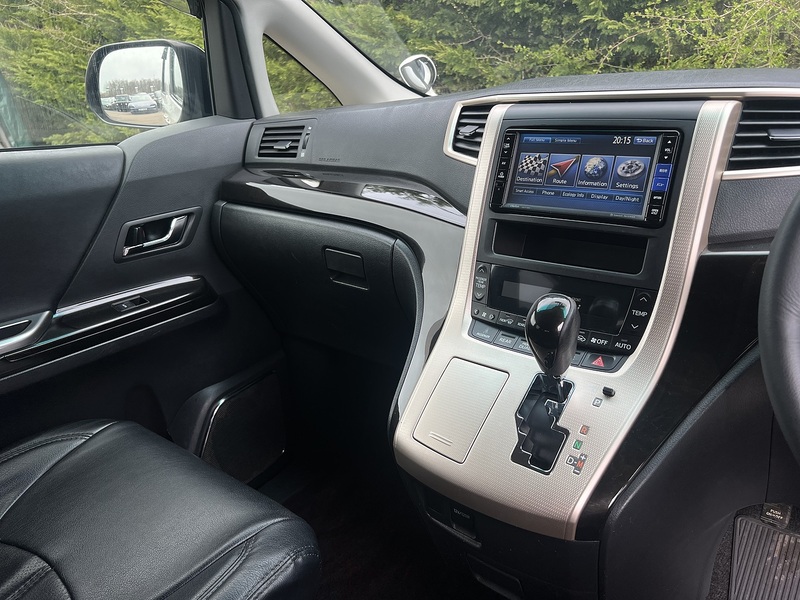 Toyota Vellfire 2.4Z Golden Eyes - U11561
