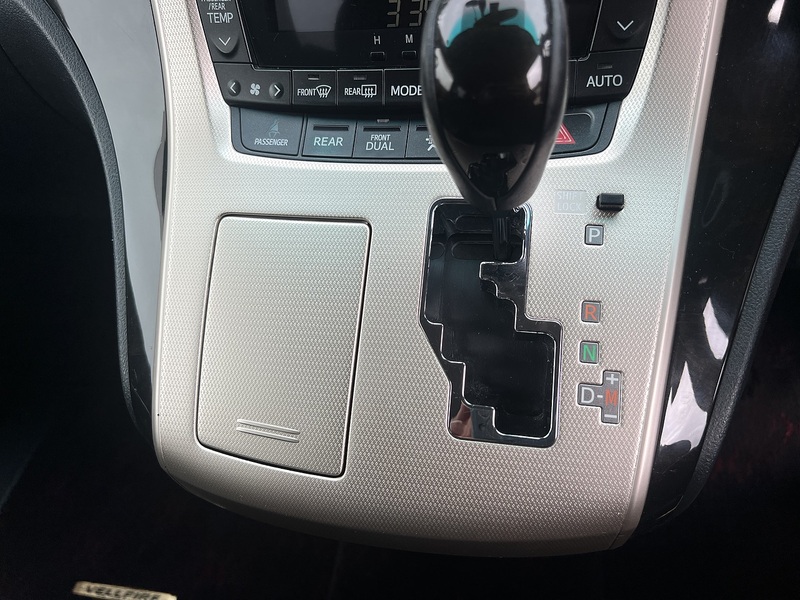 Toyota Vellfire 2.4Z Golden Eyes - U11561