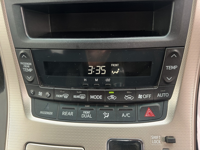 Toyota Vellfire 2.4Z Golden Eyes - U11561