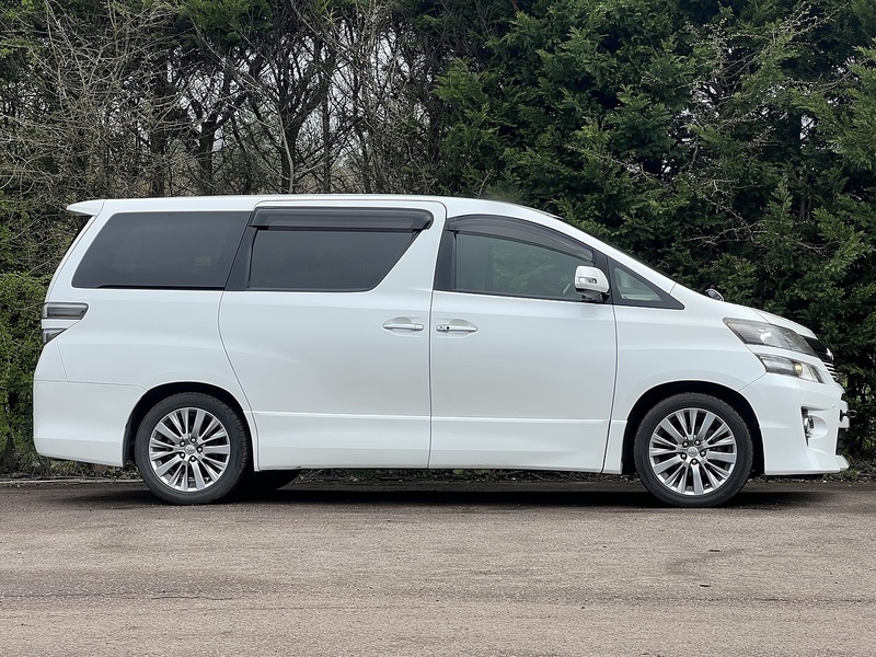 Toyota Vellfire 2.4Z Golden Eyes - U11561