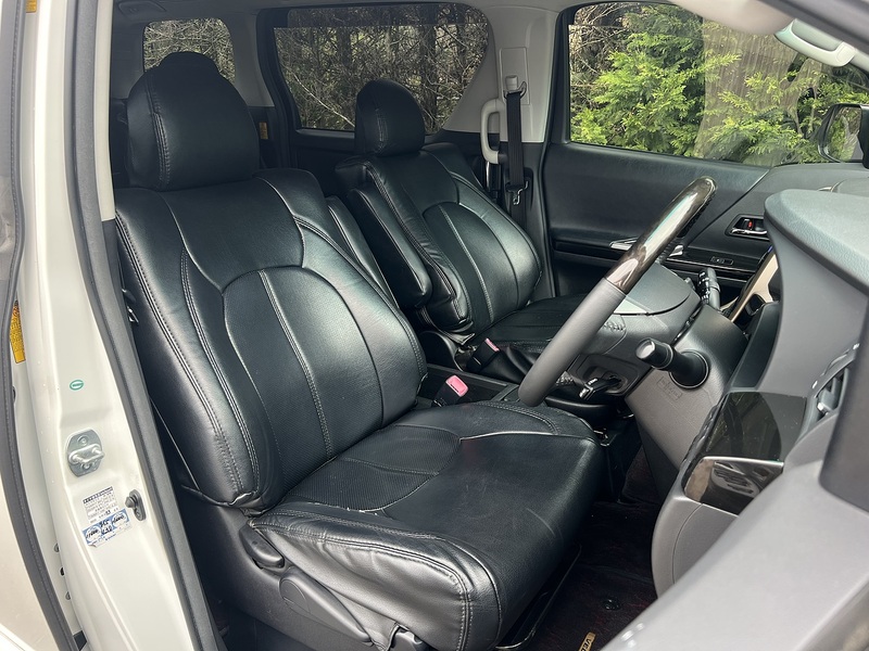 Toyota Vellfire 2.4Z Golden Eyes - U11561