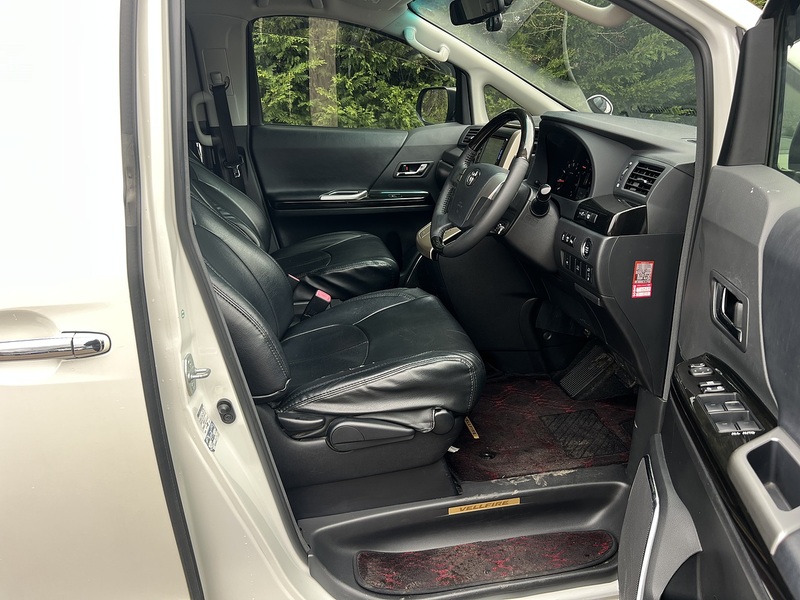 Toyota Vellfire 2.4Z Golden Eyes - U11561