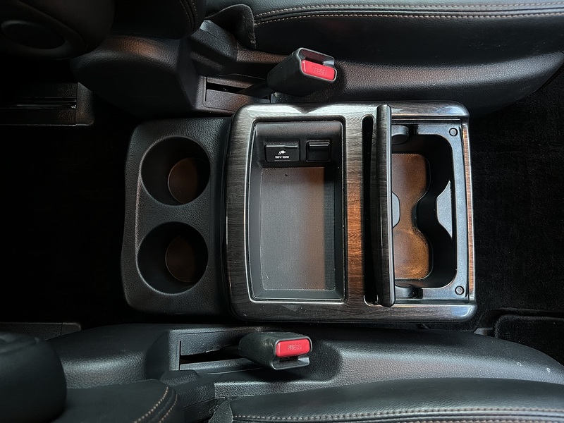 Nissan Elgrand 250 Highway Star Urvan Crom - U11566