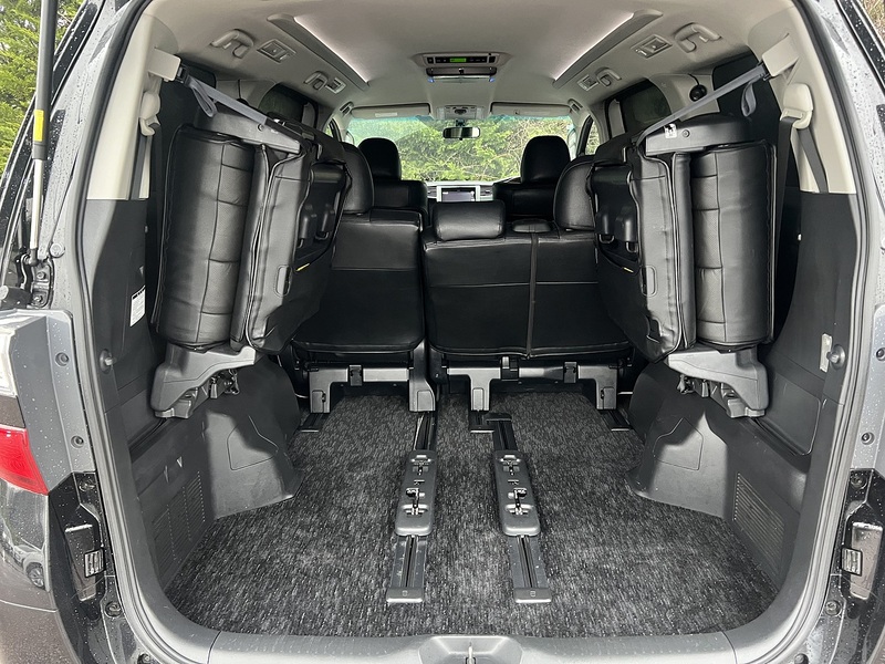 Toyota Vellfire 2.4 - U11568