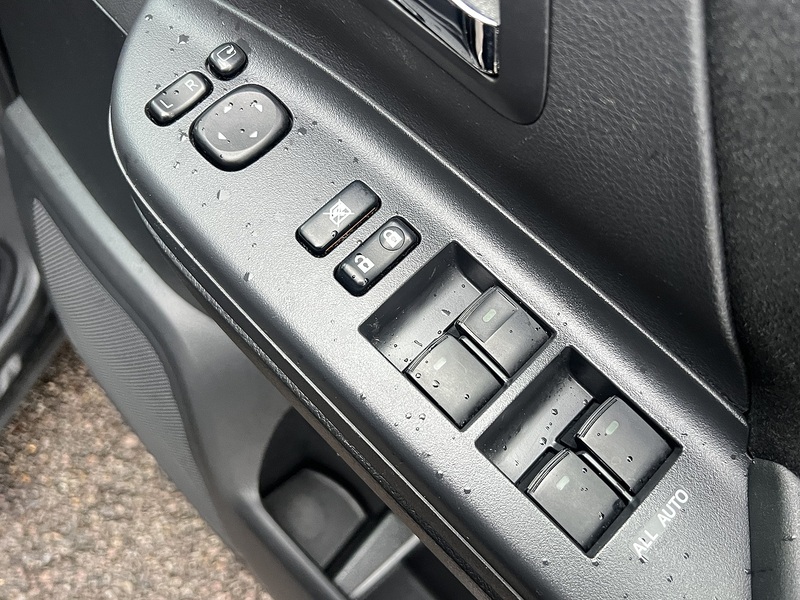 Toyota Vellfire 2.4 - U11568