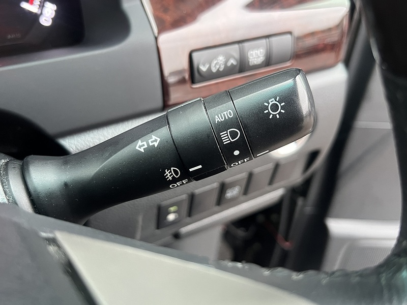 Toyota Vellfire 2.4 - U11568