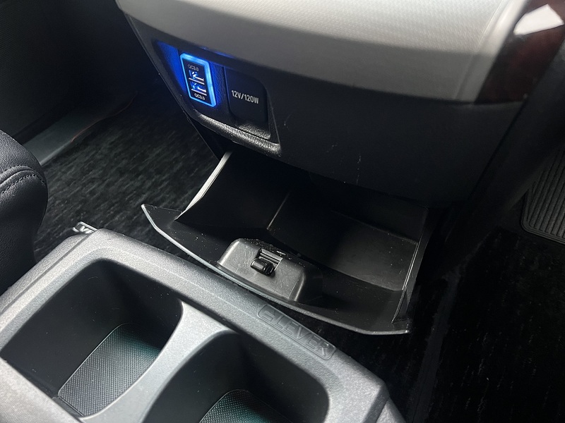 Toyota Vellfire 2.4 - U11568