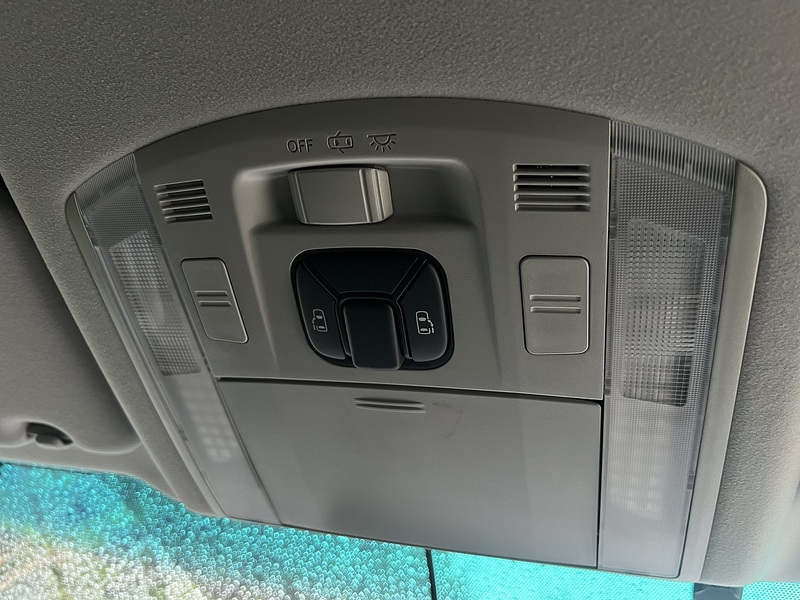 Toyota Vellfire 2.4 - U11568