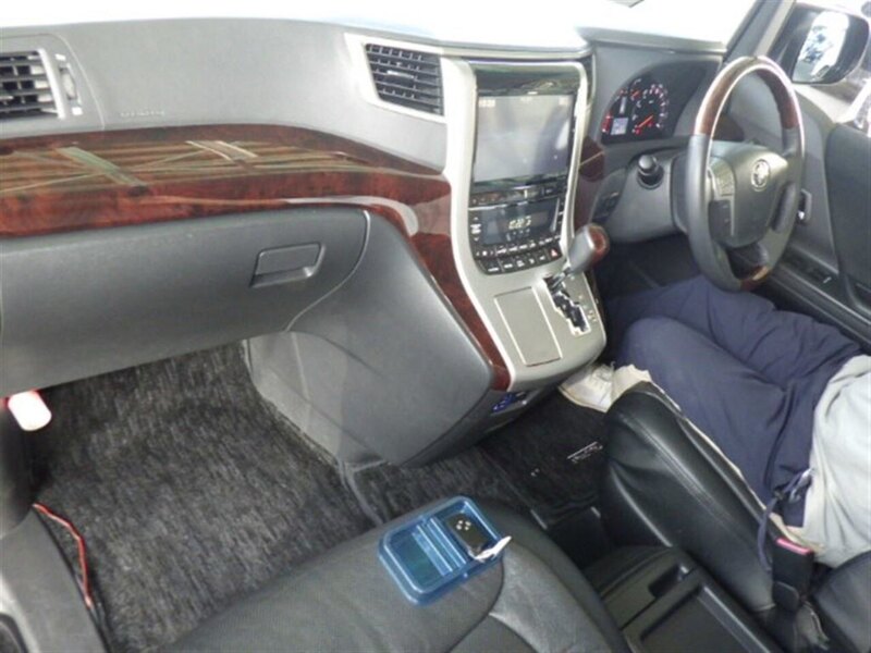 Toyota Vellfire 2.4 - U11568