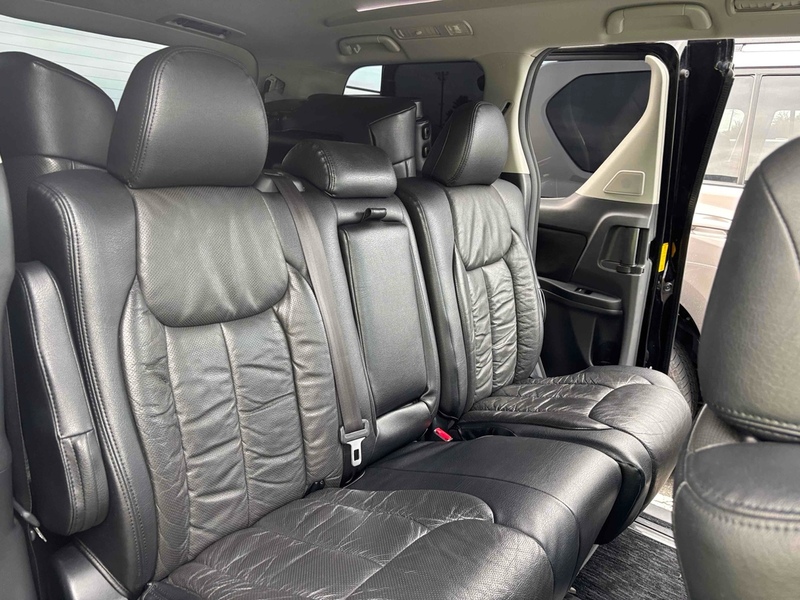 Toyota Vellfire 2.4 - U11568