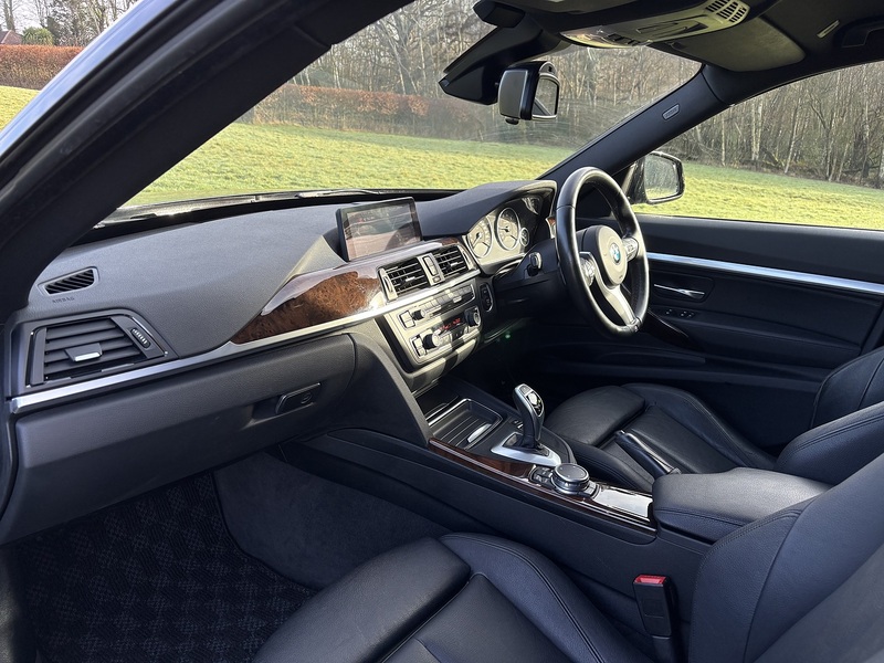 BMW 3 Series 320I - U11569