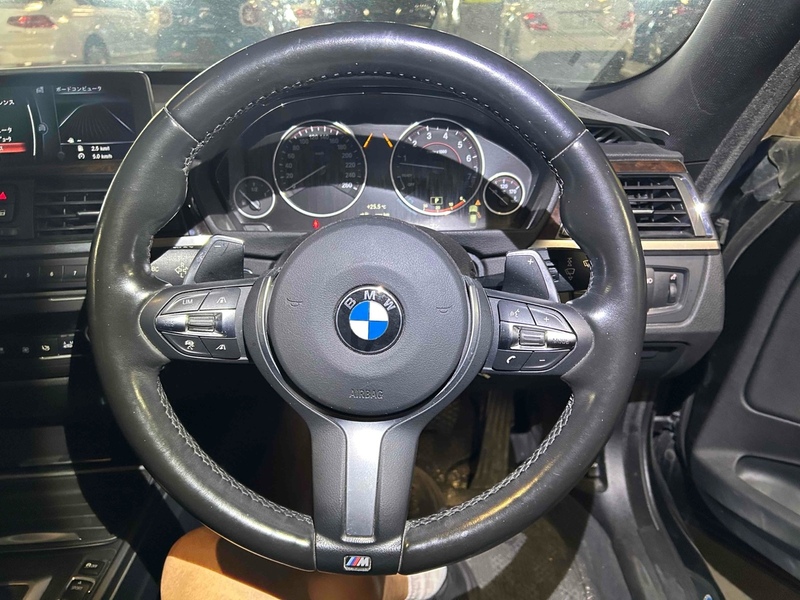 BMW 3 Series 320I - U11569
