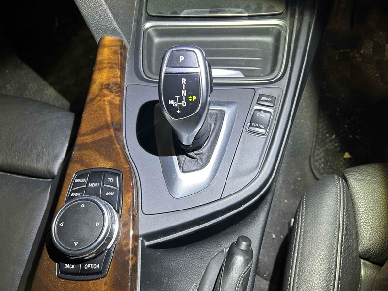 BMW 3 Series 320I - U11569