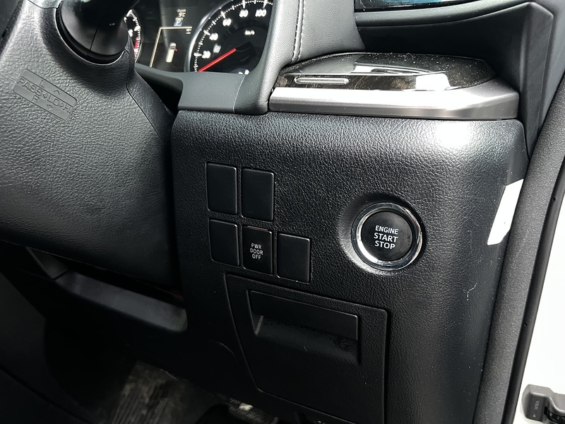 Toyota Alphard 2.5S A Package - U11570