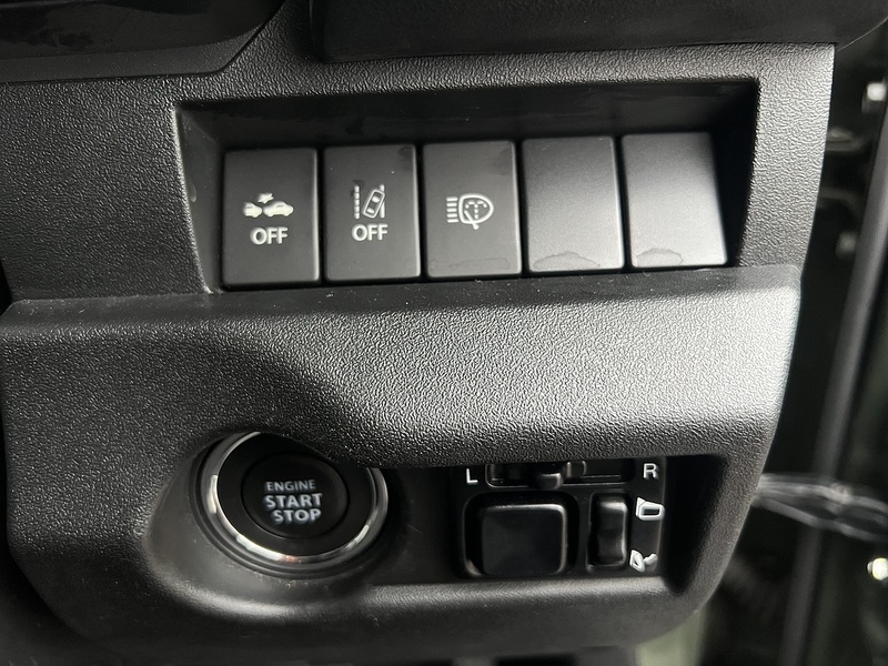 Suzuki Jimny Sierra 4WD JC - U11573