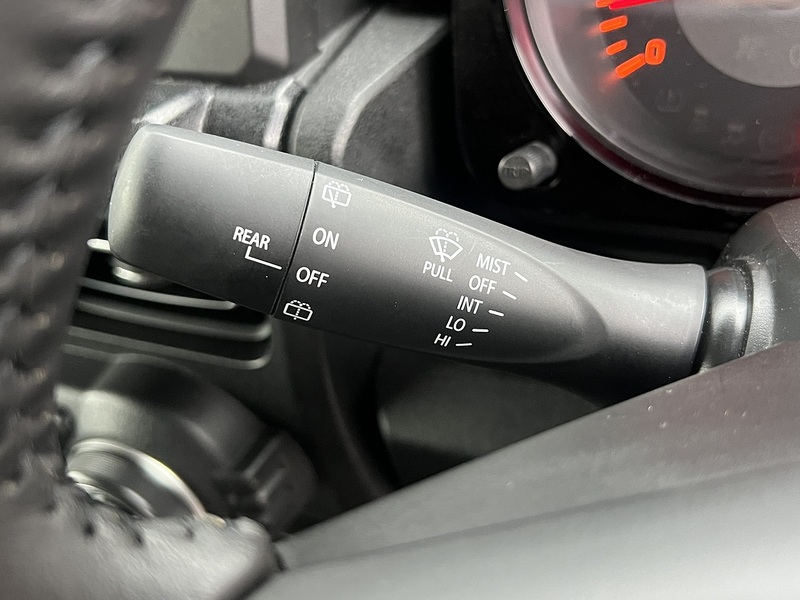 Suzuki Jimny Sierra 4WD JC - U11573