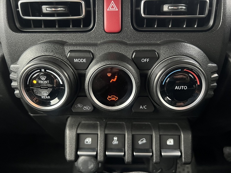 Suzuki Jimny Sierra 4WD JC - U11573