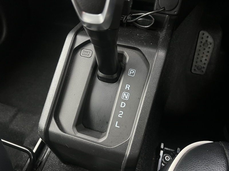 Suzuki Jimny Sierra 4WD JC - U11573