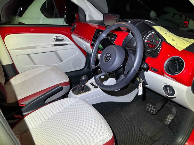 Volkswagen Up Move Up - U11575