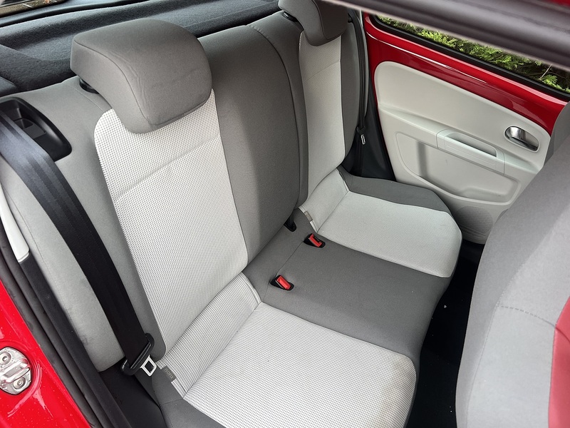 Volkswagen Up Move Up - U11575