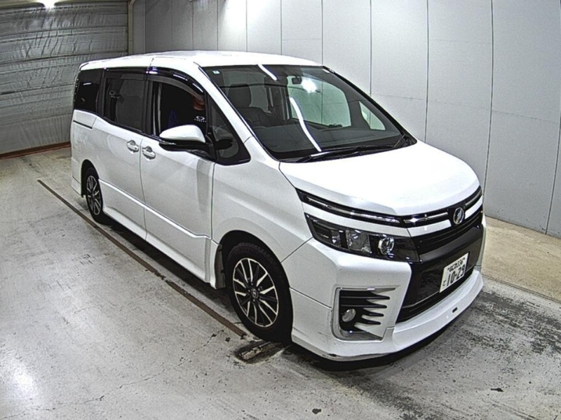 Toyota Voxy ZS Modellista Aero - U11578