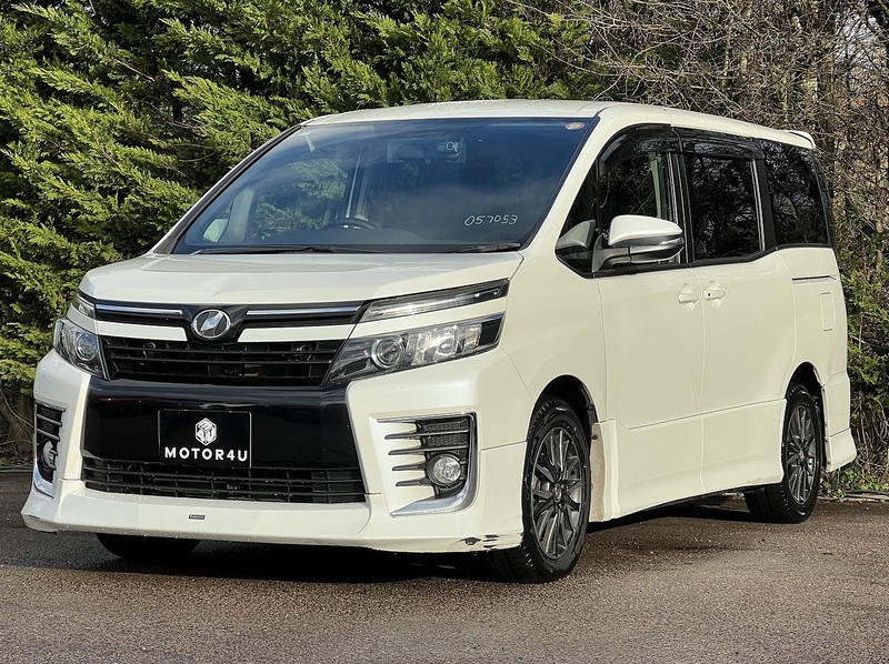 Toyota Voxy ZS Modellista Aero - U11578