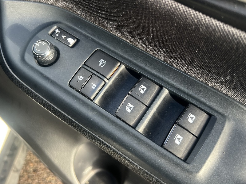 Toyota Voxy ZS Modellista Aero - U11578