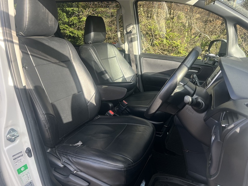 Toyota Voxy ZS Modellista Aero - U11578