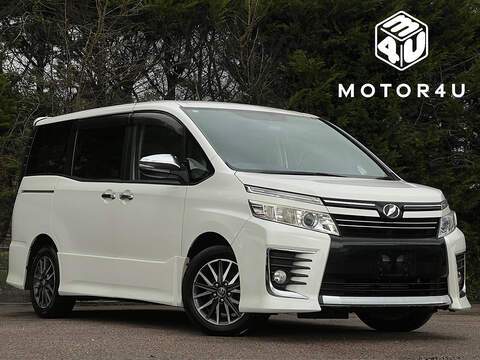 Toyota Voxy Zs 2.0 Automatic Petrol
