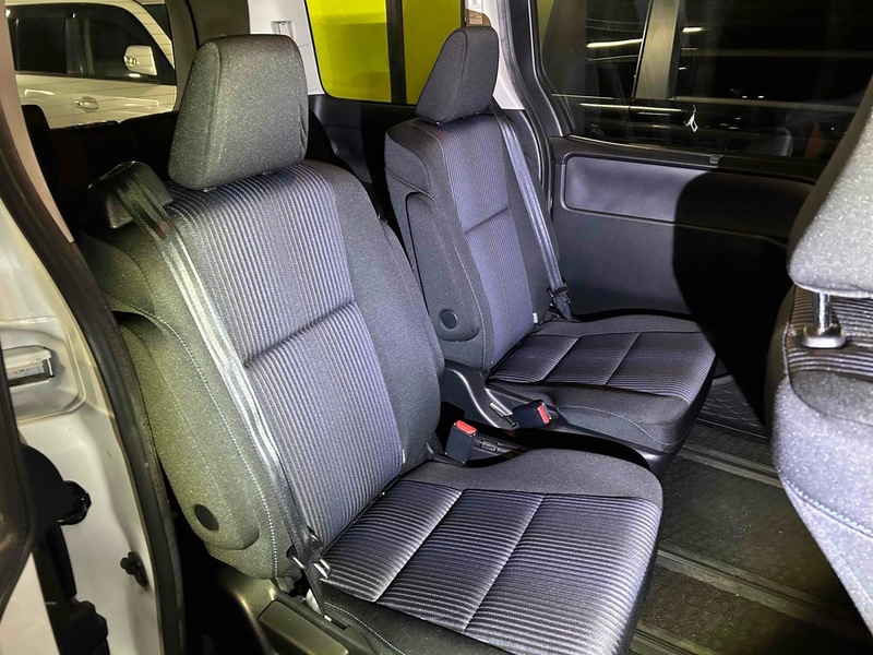 Toyota Voxy ZS Kirameki - U11579