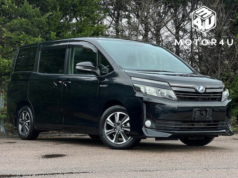 Toyota Voxy Hybrid V - U11580