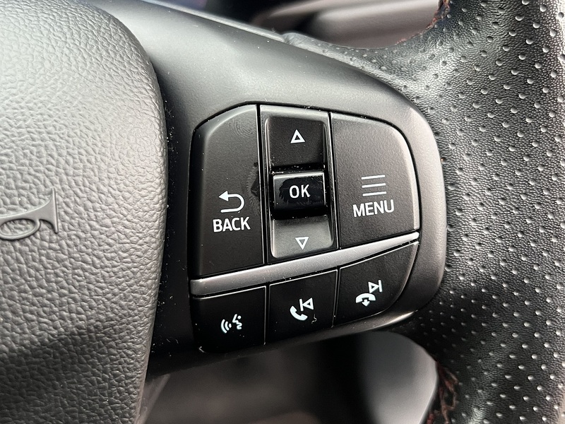 Ford Kuga EcoBoost Duratec ST-Line - U11585