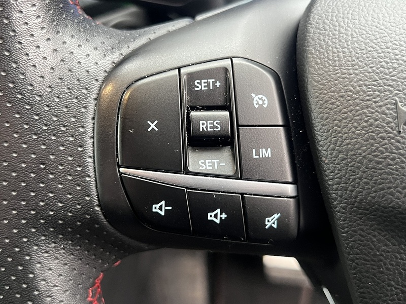 Ford Kuga EcoBoost Duratec ST-Line - U11585