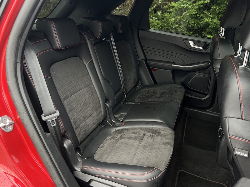 Ford Kuga EcoBoost Duratec ST-Line - U11585