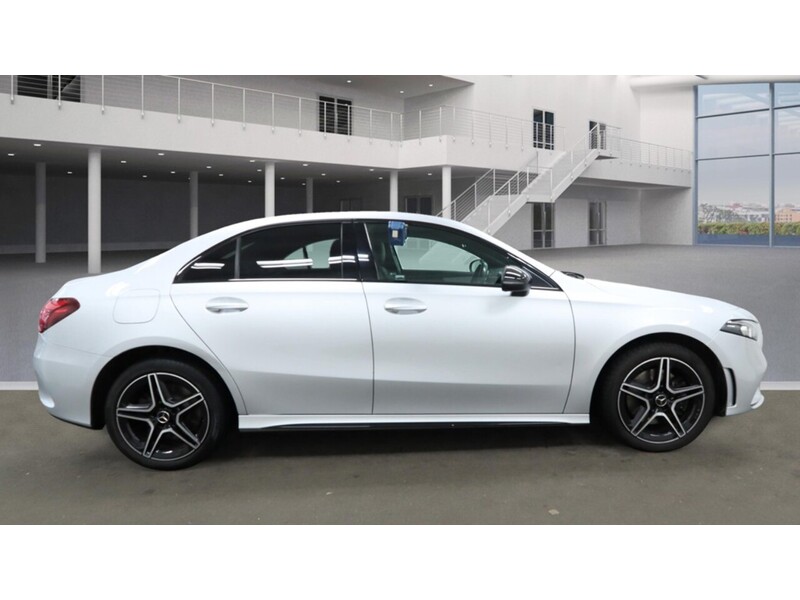 Mercedes-Benz A Class A250e AMG Line Edition - U11589