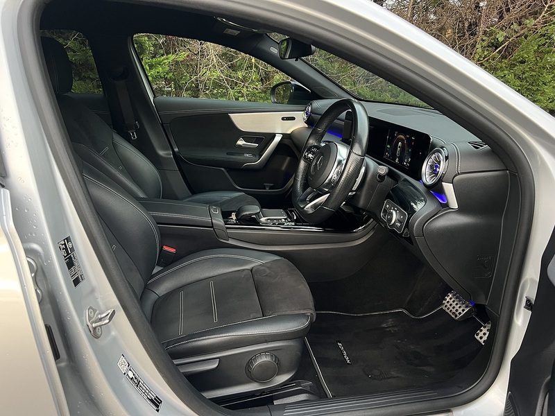 Mercedes-Benz A Class A250e AMG Line Edition - U11589