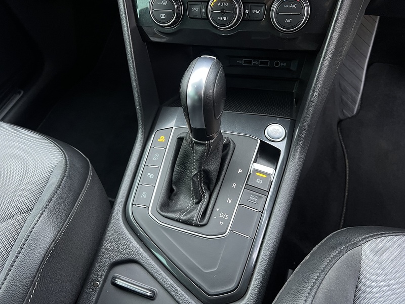 Volkswagen Tiguan TSI EVO R-Line Tech - U11590